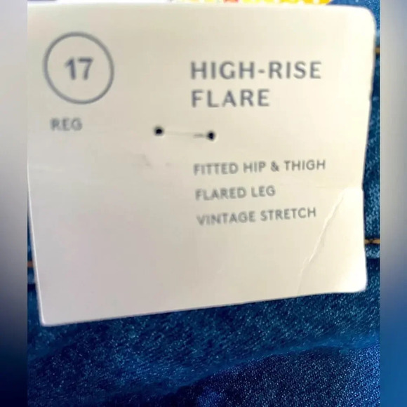 Universal Thread NWT 17 reg. Flared leg, high rise blue jeans. Vintage stretch. - Picture 6 of 8